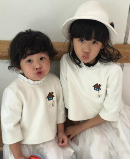 陆毅近况曝光 全家合影被赞高颜值