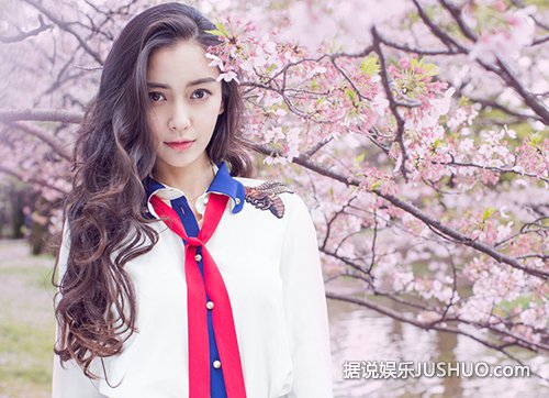 Angelababy樱花写真少女感爆棚 怎一个仙字了得 Angelababy樱花写真少女感爆棚 怎一个仙字了得