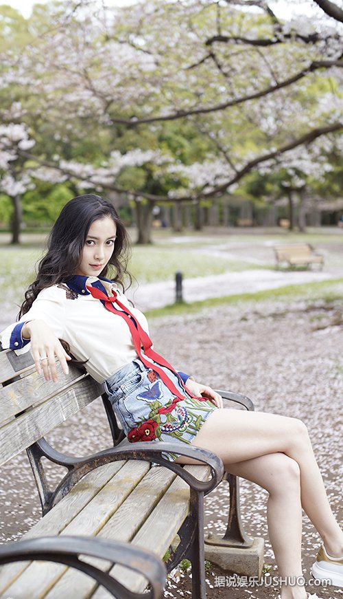 Angelababy樱花写真少女感爆棚 怎一个仙字了得 Angelababy樱花写真少女感爆棚 怎一个仙字了得