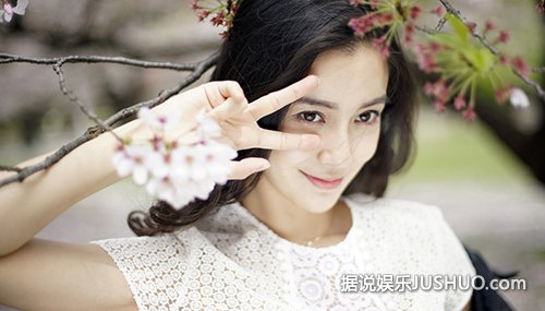 Angelababy樱花写真少女感爆棚 怎一个仙字了得 Angelababy樱花写真少女感爆棚 怎一个仙字了得