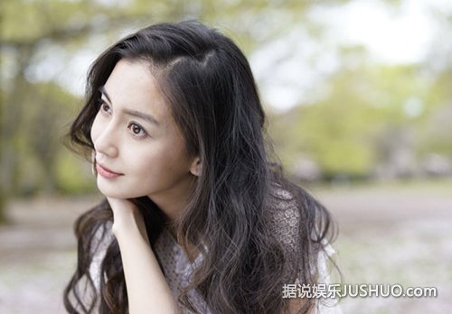 Angelababy樱花写真少女感爆棚 怎一个仙字了得 Angelababy樱花写真少女感爆棚 怎一个仙字了得