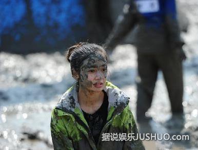 Angelababy樱花写真少女感爆棚 怎一个仙字了得 Angelababy樱花写真少女感爆棚 怎一个仙字了得