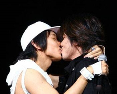 林俊杰的哥哥照片曝光 其帅气不输林俊杰