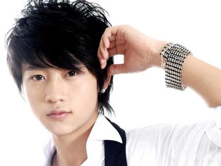 魏晨整容前后对比照 揭秘魏晨整容门事件的内幕