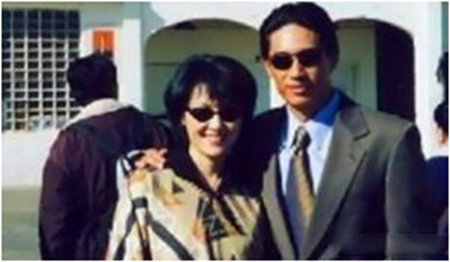 王姬老公高峰照片曝光 揭秘其坎坷的婚姻生活