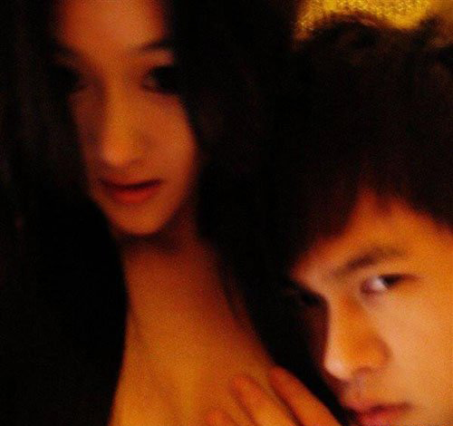 张馨予即张燕惨遭洗底 不雅照大曝光