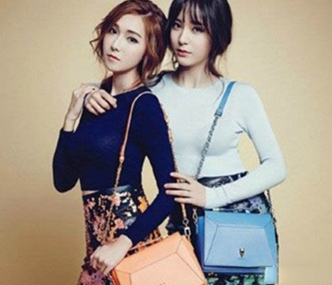 郑秀妍郑秀晶父母图片 揭秘家庭背景及个人选秀经历 郑秀妍郑秀晶父母图片 揭秘家庭背景及个人选秀经历