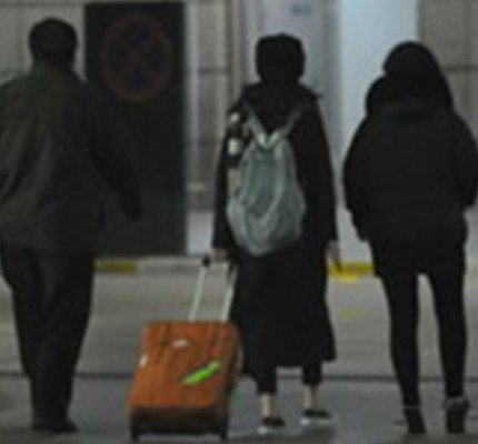 冯绍峰父母照片曝光 坦诚父母都是普通人