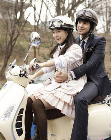 金范金素恩图片曝光 上演荧屏最佳甜蜜CP