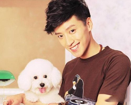 乔任梁同性恋？ 亮相大本营“基情四射”hold不住