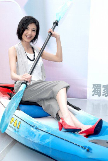 分享苏慧伦性感照 突破昔日性感尺度登上杂志封面