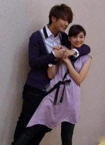 炎亚纶与妹妹照片曝光 笑容甜美面容姣好 炎亚纶与妹妹照片曝光 笑容甜美面容姣好