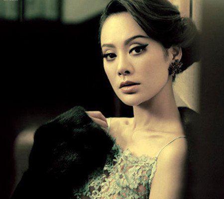 宁静儿子照片曝光 被误认为是宁静的男友？