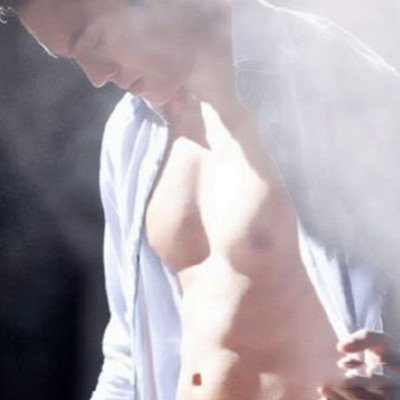 欣赏陈伟霆肌肉照 了解他不为人知的艰苦奋斗