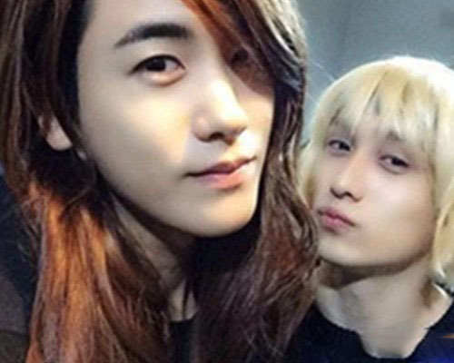 金桐俊扮演韩佳人照片曝光 令人难以置信的相似外表引发惊叹 金桐俊扮演韩佳人照片曝光 令人难以置信的相似外表引发惊叹