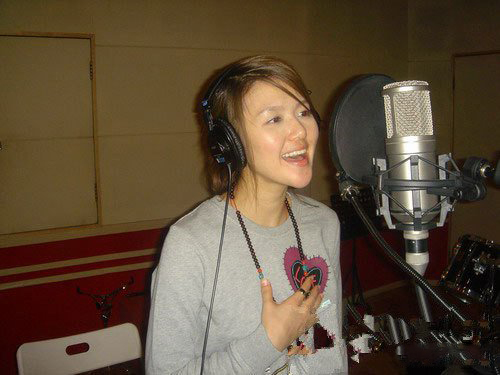 谭维维素颜照曝光 与魏雪漫首次同台金池北京演唱会