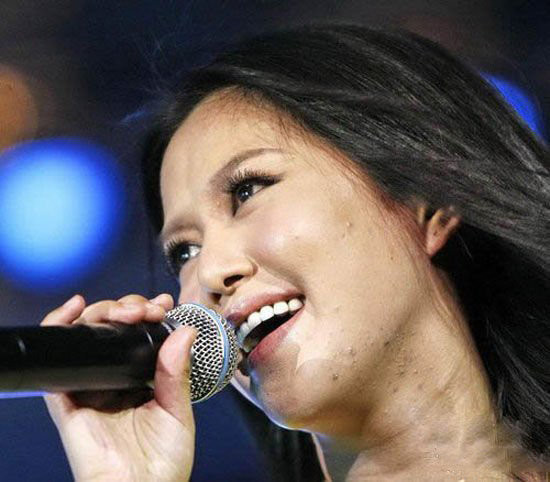 谭维维素颜照曝光 与魏雪漫首次同台金池北京演唱会