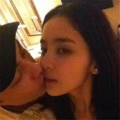 古力娜扎大尺度照片流出 网友爆料其出轨的消息