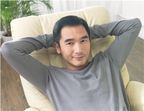 方中信年轻照片展示 与小编一起来了解他的奋斗史