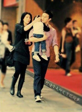 王菁何炅的儿子曝光 41岁何炅被曝已婚且儿子七岁 王菁何炅的儿子曝光 41岁何炅被曝已婚且儿子七岁