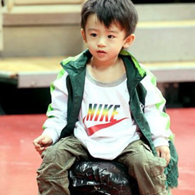 张柏芝的儿子名字是什么 小小年纪被赞有家教 张柏芝的儿子名字是什么 小小年纪被赞有家教