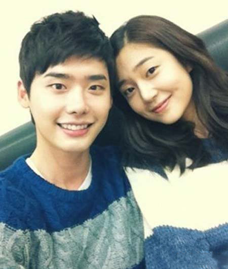 李钟硕的现任女友 李钟硕金智媛接吻照暧昧短信曝光