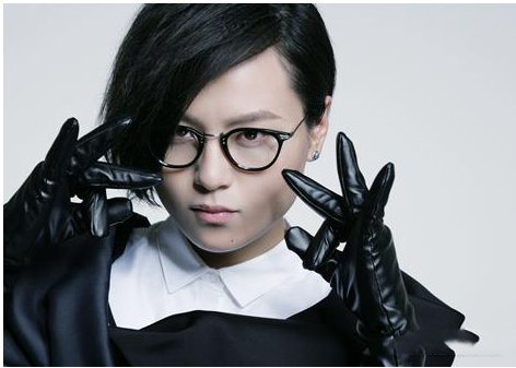 周笔畅素颜照曝光 录节目唱哭全场