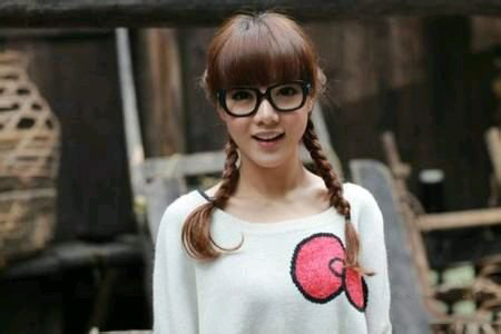 邓家佳整容前后照片曝光 邓家佳王传君被爆两人亲密生活照