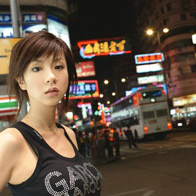 星野亚希的近况 自爆奉子成婚积极从良暂不拍写真