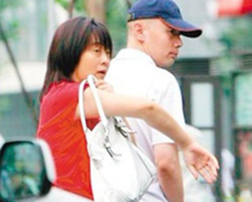 曝光葛优老婆照片 24年无子葛优送其千万豪宅 曝光葛优老婆照片 24年无子葛优送其千万豪宅