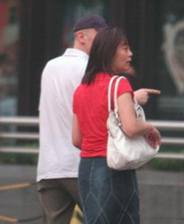 曝光葛优老婆照片 24年无子葛优送其千万豪宅 曝光葛优老婆照片 24年无子葛优送其千万豪宅