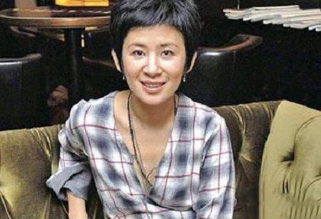 吴君如年轻时候很漂亮 昔日照片大曝光 吴君如年轻时候很漂亮 昔日照片大曝光