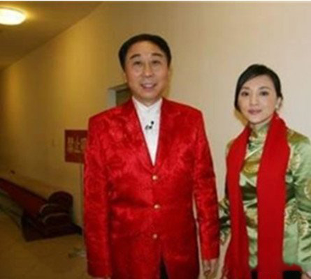 冯巩妻子照片大曝光 盘点冯巩家庭成员 冯巩妻子照片大曝光 盘点冯巩家庭成员