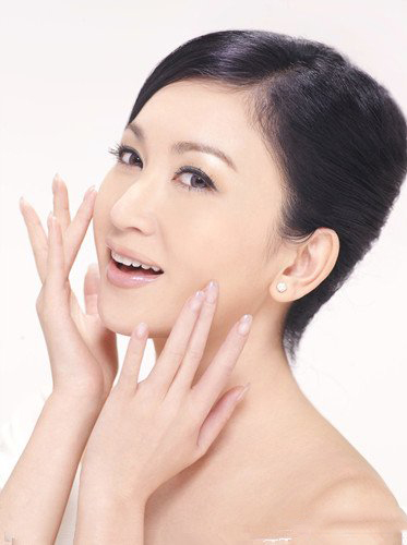 惊变温碧霞床戏照遭疯传 温碧霞：不后悔拍三级片