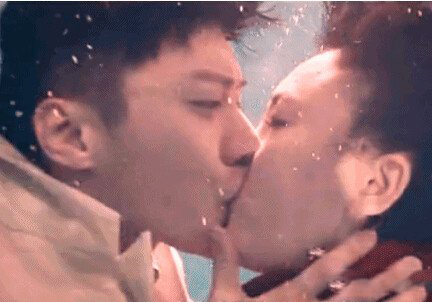 乔任梁吕佳容吻戏曝光 水下“湿吻”引期待