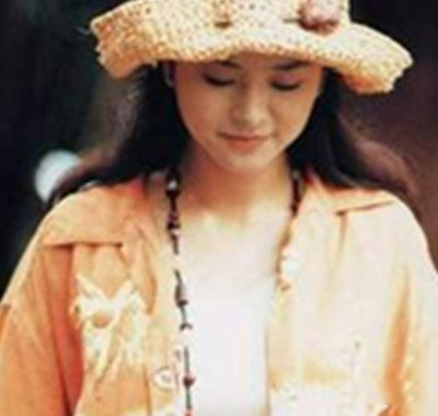 港昔日玉女叶蕴仪显老态 身材发福满头白发