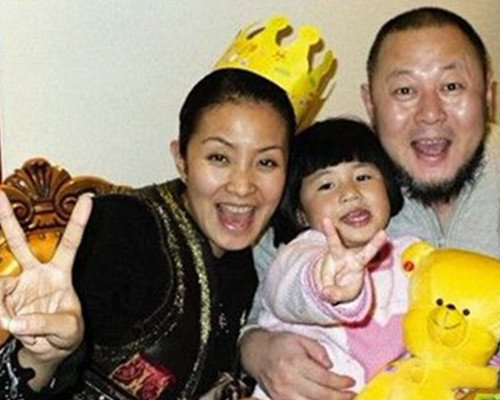 如今火风老婆是谁 其与前妻仲小萍离婚原因揭秘 如今火风老婆是谁 其与前妻仲小萍离婚原因揭秘