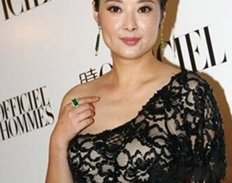 袁立红地毯照片秒杀全场 其黑色蕾丝透视装成为群众焦点 袁立红地毯照片秒杀全场 其黑色蕾丝透视装成为群众焦点