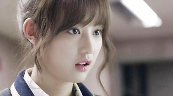 金智媛李准岬童夷剧照曝光 金智媛秀长腿清纯可爱