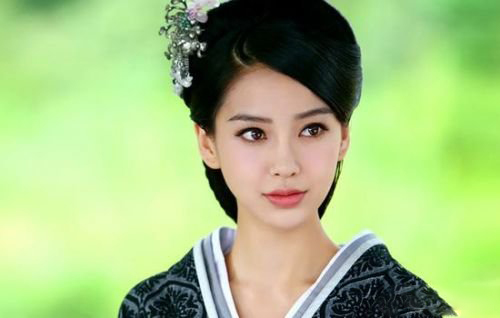 angelababy正面照曝光差很大 权威鉴定结果受质疑