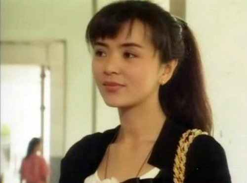 陈玉莲28年前三级片欲照被翻炒 半裸肉搏汤镇宗