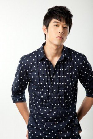 胡宇威认了陈庭妮吗 陈庭妮被疑小三插足胡宇威鬼鬼