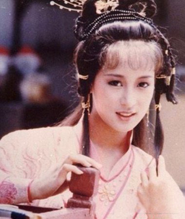 演员黎美娴老了 曾让梁朝伟意乱情迷