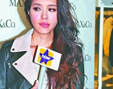 爆官恩娜面瘫照片 嘴歪眼斜极其吓人