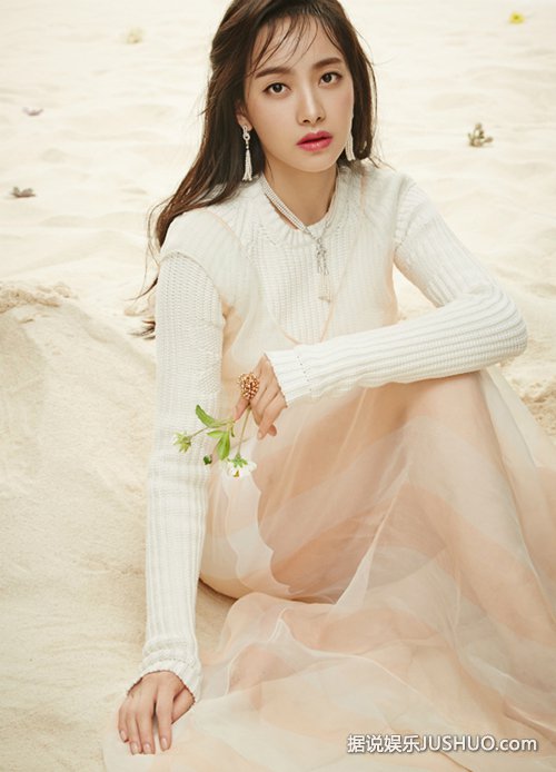 宋茜时尚大片曝光 化身美人鱼楚楚可怜