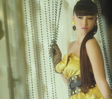 泽尻绘里香狼狈剧照 在戏里与男星激情不断 泽尻绘里香狼狈剧照 在戏里与男星激情不断