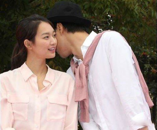 赵寅成申敏儿大学照片曝光 为你揭晓大学中的故事