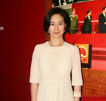 何超琼许晋亨恩爱互动不断 被称为模范夫妻