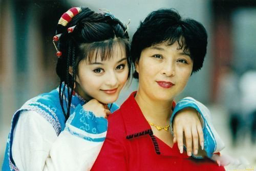 范冰冰的妈的照片 年过半百风韵仍存