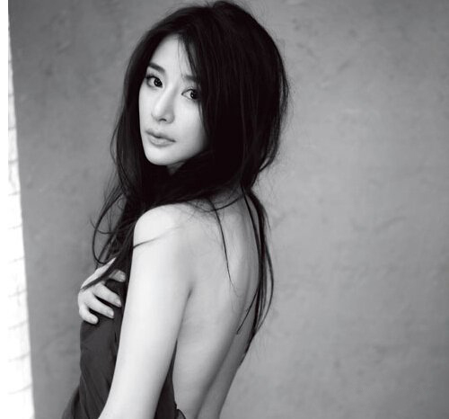 杨幂男人装完整大片曝光 女星落而不俗的诱惑